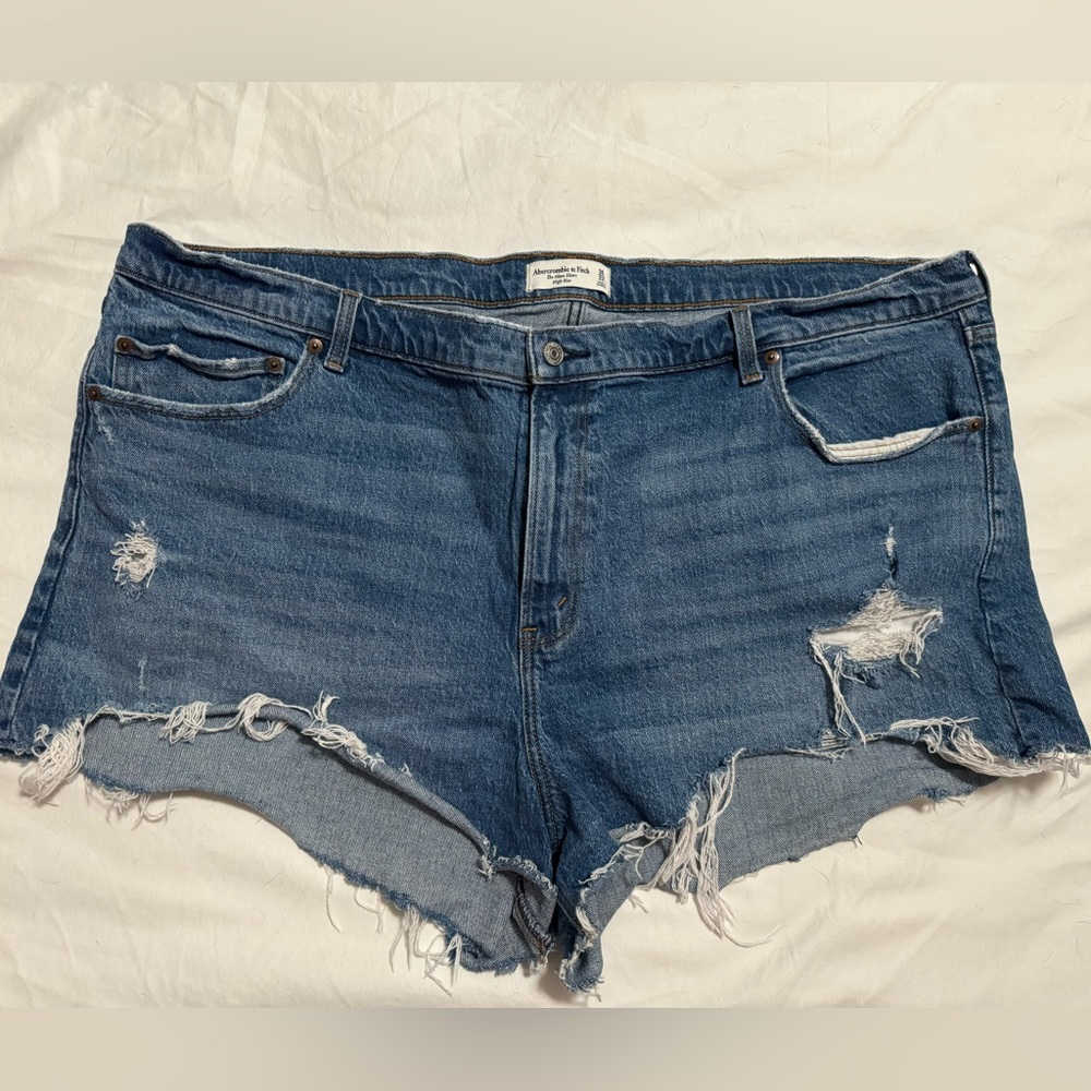 Abercrombie High Rise Mom Short